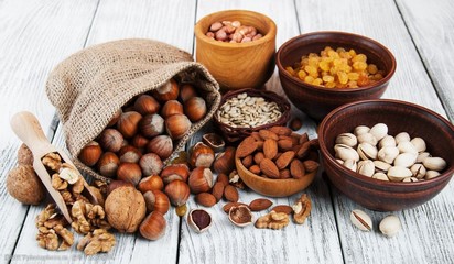 堅(jiān)果 大自然的微型營(yíng)養(yǎng)寶庫(kù)